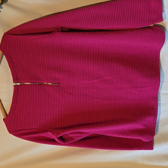 Talbots Medium Pink Crew Neck Sweater with Ribbed Texture Gold Zipper On Back - Picture 4 of 7